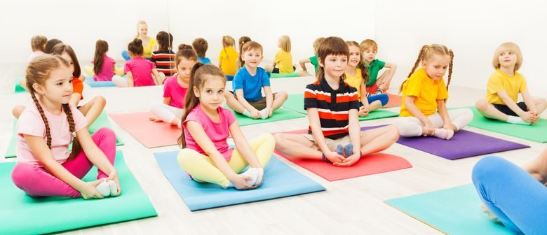 Amazon.com: Kids Yoga Stories Chair Yoga Poses Cards for Kids: Short  Movement Breaks for Calm and Focus in Classroom, Play Therapy or Calm Down  Corner : Home & Kitchen
